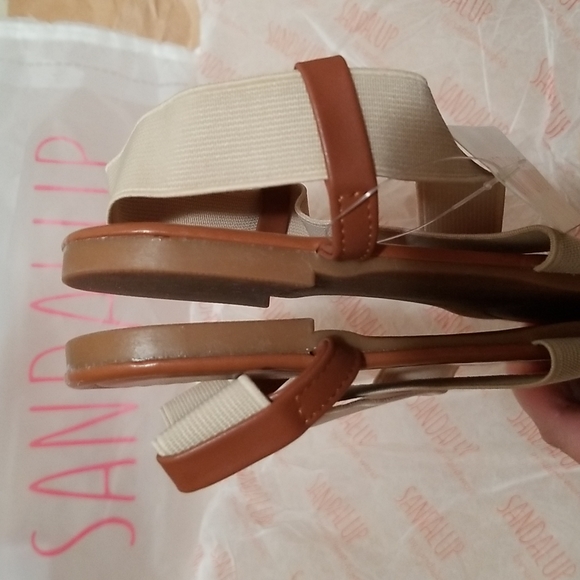 💥3 for $10💥 Sandal Up White Sandal Flats - Picture 7 of 9